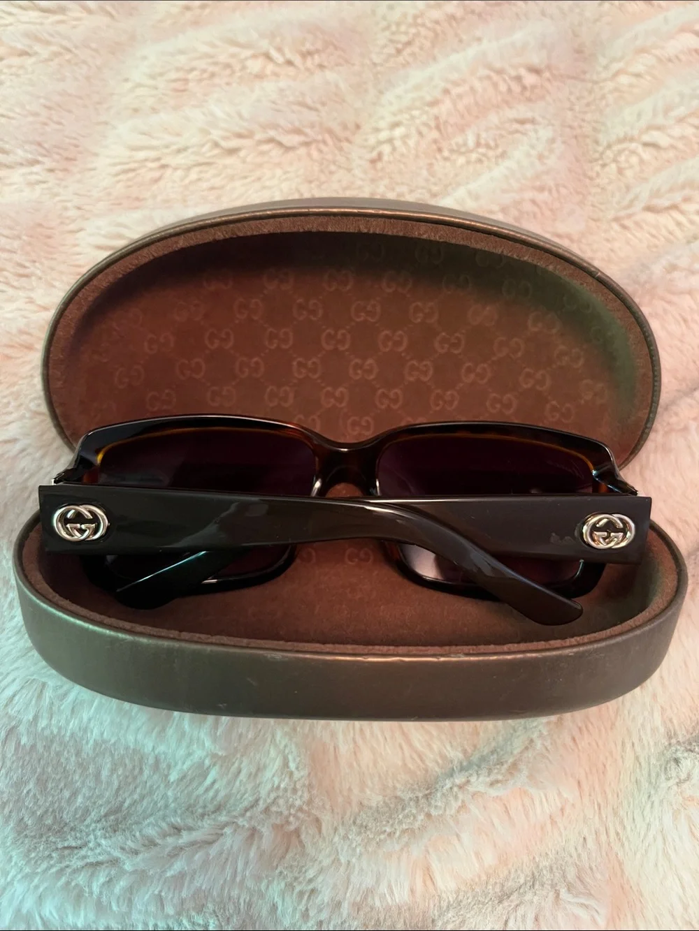 Gucci Brown Gradient Square Women's Sunglasses, perfect for more petite faces ❤️